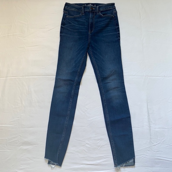 🔥NWOT - Hollister Ultra High Rise Super Skinny - Size 3 - Picture 2 of 3